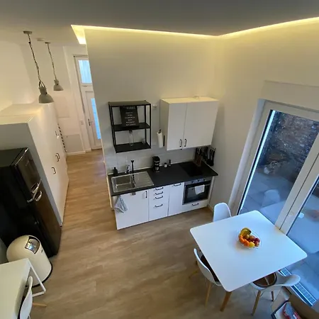 Schoene, Moderne Mit Grosszuegiger Terasse Daire