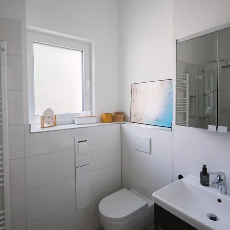 Schoene, Moderne Mit Grosszuegiger Terasse Daire