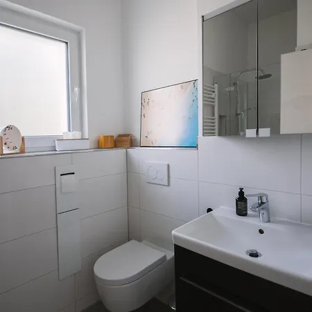 Schoene, Moderne Mit Grosszuegiger Terasse Essen