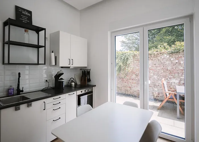 Schoene, Moderne Mit Grosszuegiger Terasse Apartment Essen