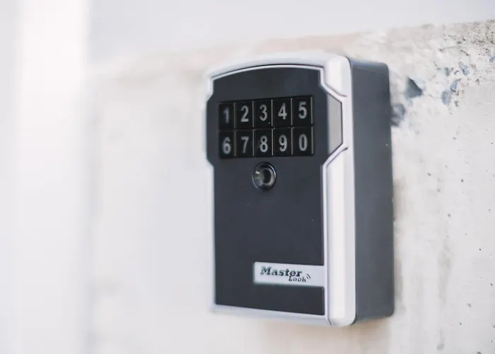 Schoene, Moderne Mit Grosszuegiger Terasse